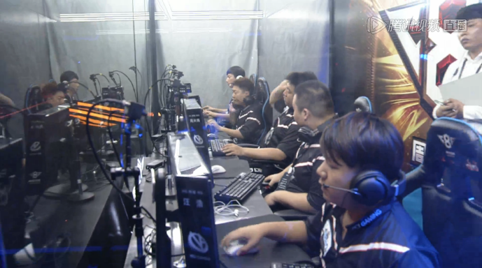 四连胜锁定B组第一！RNG晋级2023德玛西亚杯八强！