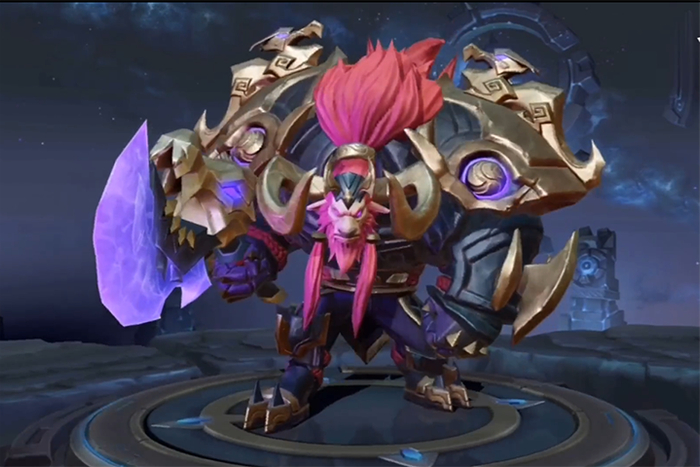 LPL主持小钰分享萨勒芬妮cos照：一起去赢下一场战斗吧